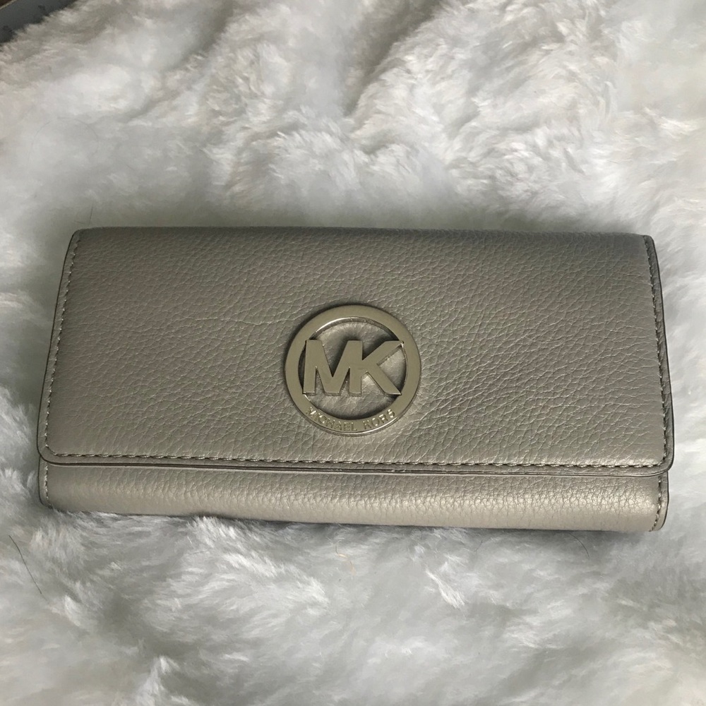 Micheal Kors Wallet✨